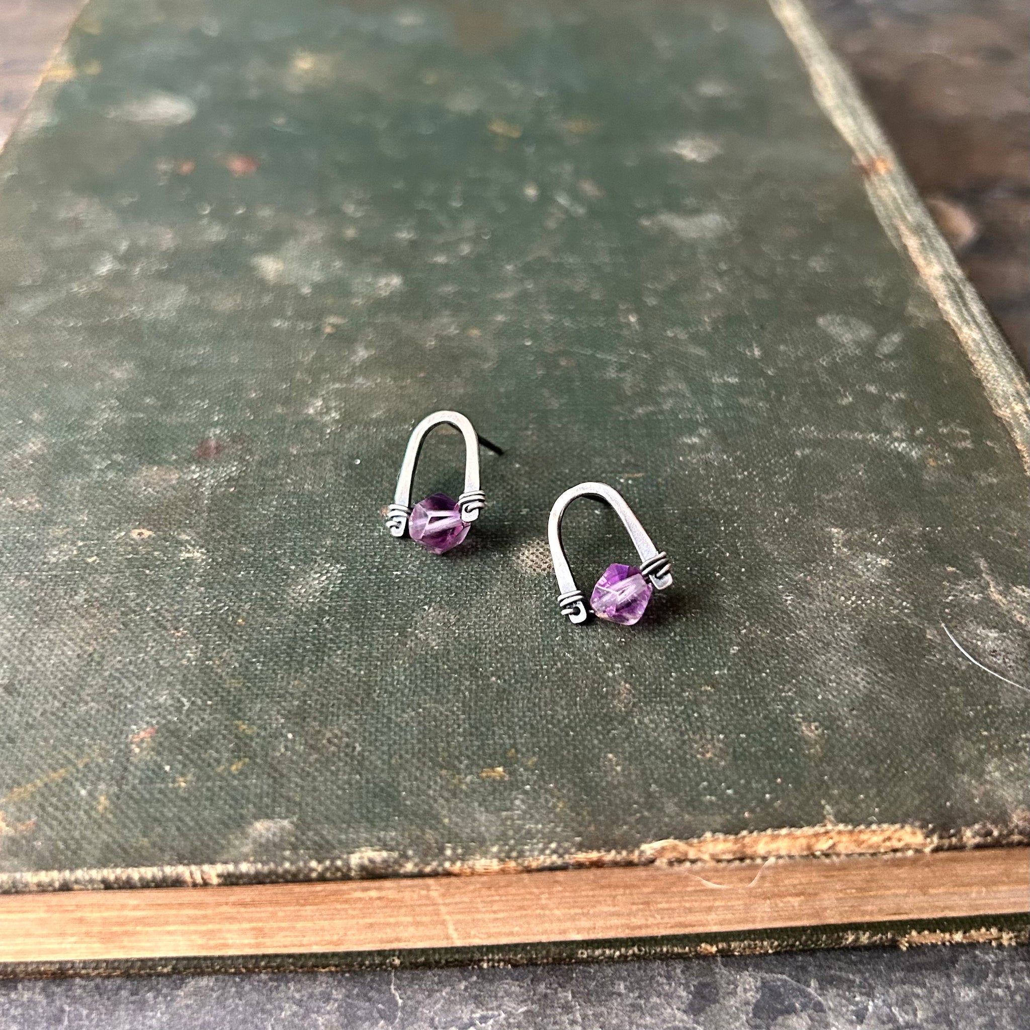 Arc Earrings with Amethyst